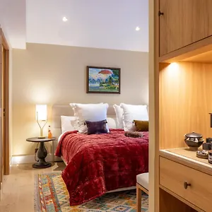 **** Hotel La Mère Germaine Francia